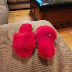 Brand New Super Comfy & Fluffy!